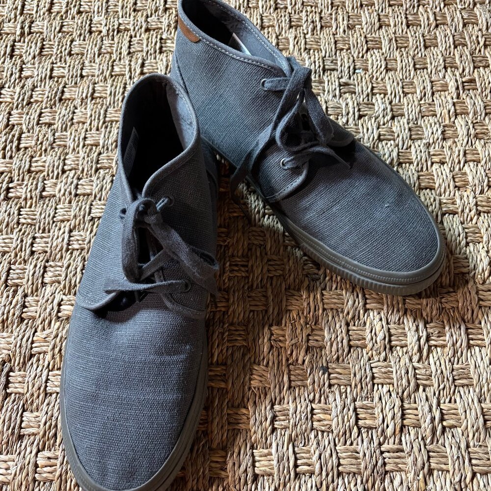 Toms canvas 3 hole lace-up desert boots in grey canvas